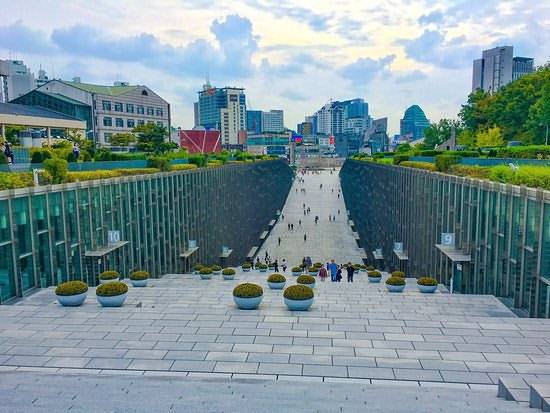18 Days Korea UNESCO Tours Seoul Suwon Chuncheon Sokcho Gangneung Pyeongchang-gun Busan Jinhae Gyeongju Daegu Andong Jeju